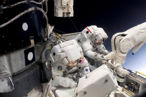 Noguchi and Robinson during EVA 1