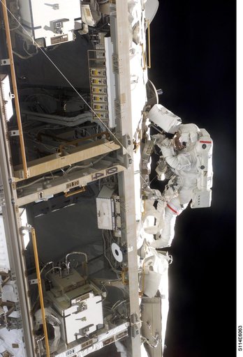 Noguchi during EVA 1