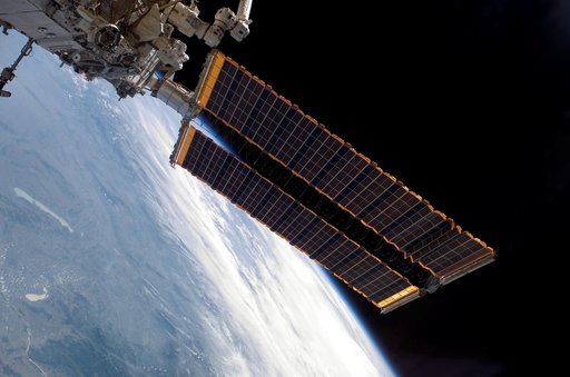 Deployment of the P4 Truss FWD SAW during Expedition 13 and STS-115 EVA Joint Operations