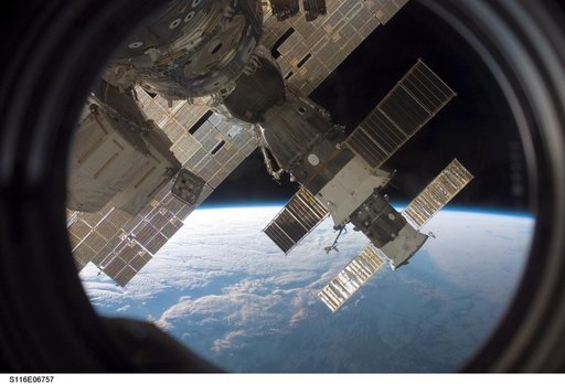 Survey view of Soyuz 13 Spacecraft and Progress 22 Resupply Vehicle during Joint Operations