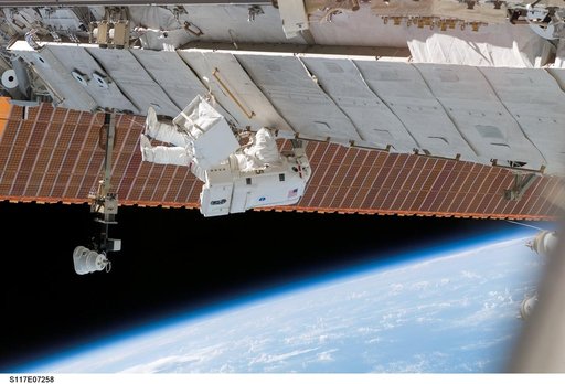 Forrester moves to the S3/S4 Truss during STS-117 EVA 2