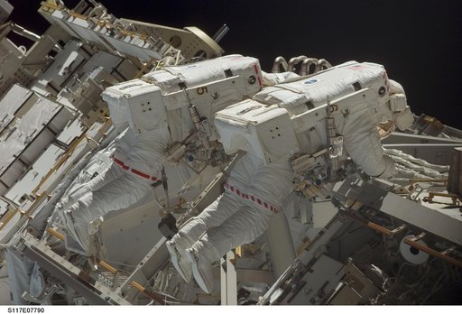 Forrester and Swanson working on the S3 Truss during EVA 4