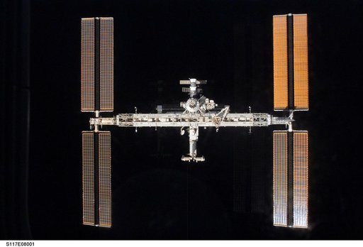 STS-117 Space Shuttle Atlantis leaves the ISS