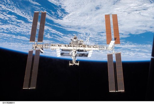 STS-117 Space Shuttle Atlantis leaves the ISS