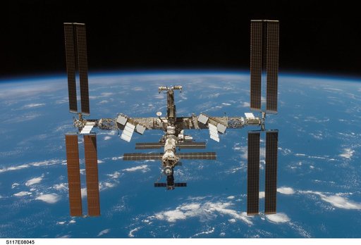 STS-117 Space Shuttle Atlantis leaves the ISS