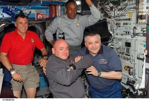 View of STS-118 / Expedition 15 Crewmembers in the U.S. Laboratory