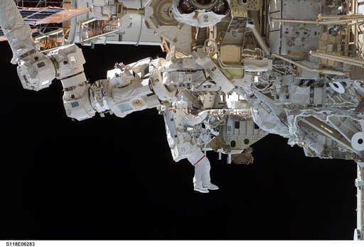View of Mastracchio on EVA 1 during STS-118/Expedition 15 Joint Operations