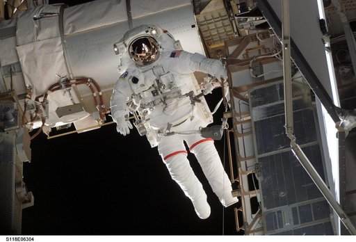 View of Mastracchio on EVA 1 during STS-118/Expedition 15 Joint Operations