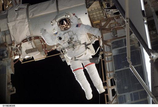 View of Mastracchio on EVA 1 during STS-118/Expedition 15 Joint Operations