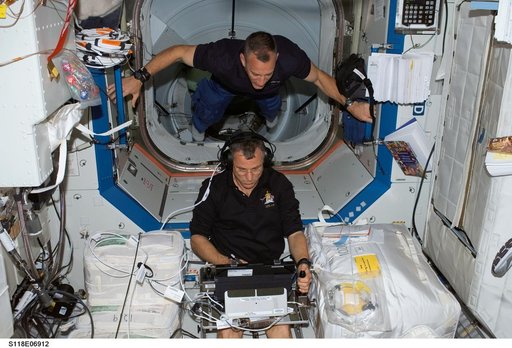 View of Williams during the PMDIS Experiment during STS-118/Expedition 15 Joint Operations