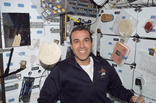 View of MS Mastracchio on the MDDK of the Shuttle Endeavour during STS-118