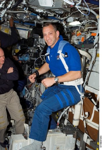 View of Hobaugh exercising on the CEVIS during STS-118/Expedition 15 Joint Operations