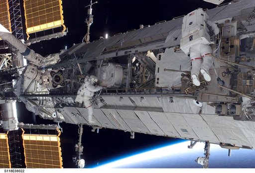 View of MS Mastracchio and FE Anderson during a session of STS-118 / Expedition 15 EVA