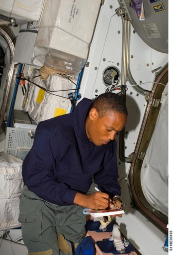 View of MS Drew working in the US Lab during STS-118