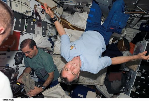 View of MS Williams in the MDDK of the Shuttle Endeavour during STS-118