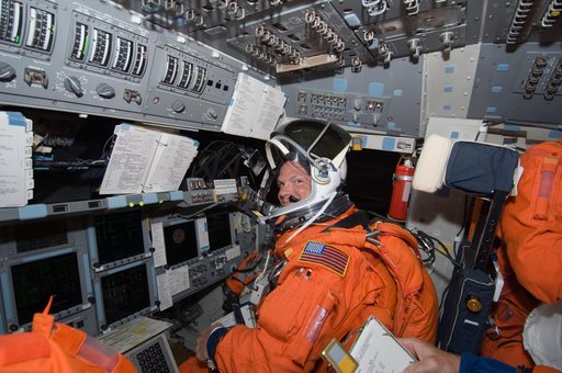 Antonelli on Discovery Flightdeck (FD)