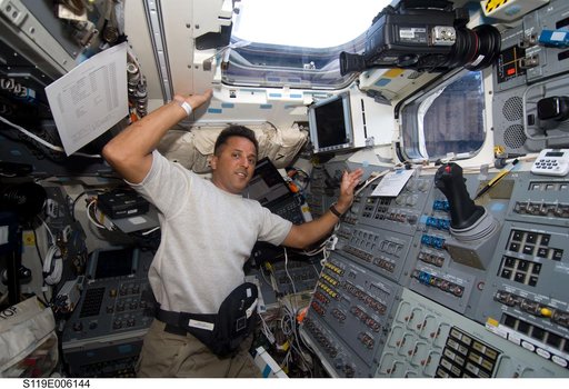 Acaba on AFT Flight Deck (FD)