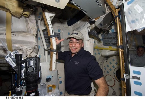Archambault on Middeck (MDDK)
