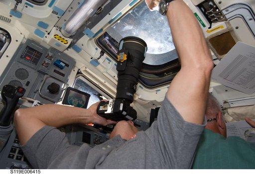 Phillips and Swanson on Flight Deck (FD) during Rendezvous (RNDZ) with ISS