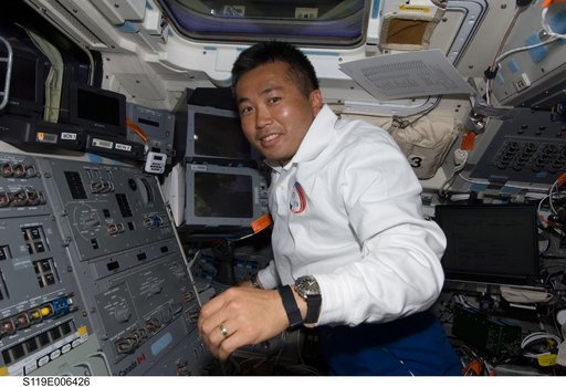 Wakata on Flight Deck (FD) during Rendezvous (RNDZ) with ISS