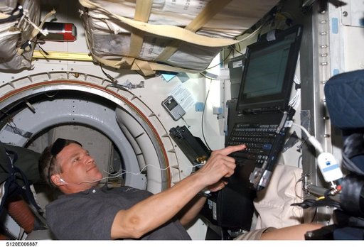 Parazynski on middeck