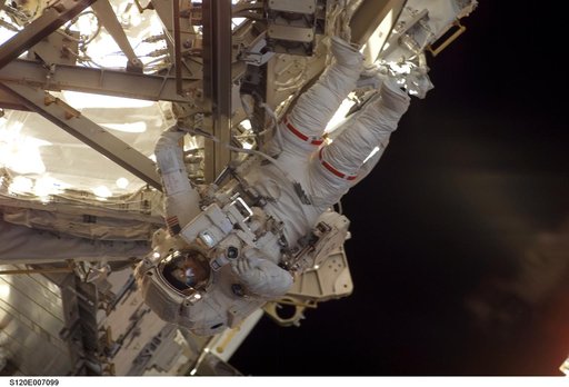 EVA 2 - Tani on P6 truss
