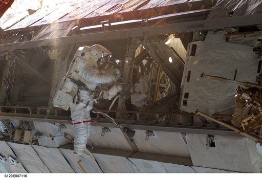 EVA 2 - Tani on S1 truss