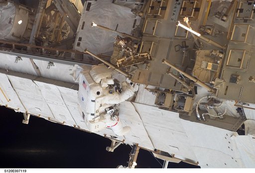 EVA 2 - Tani on S1 truss