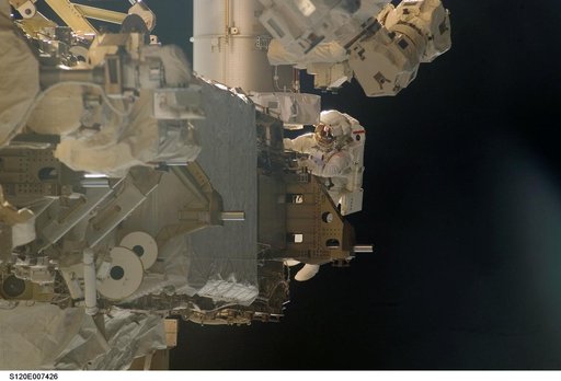EVA 3 - P6 truss and arrays