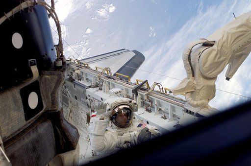 Sellers at the TSA in the PLB during EVA2 for STS-121 / Expedition 13 joint operations