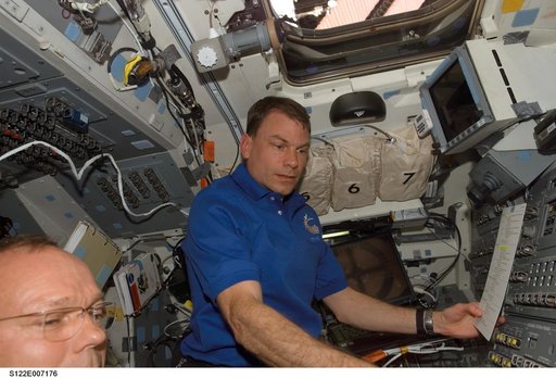 Love on FD during STS-122