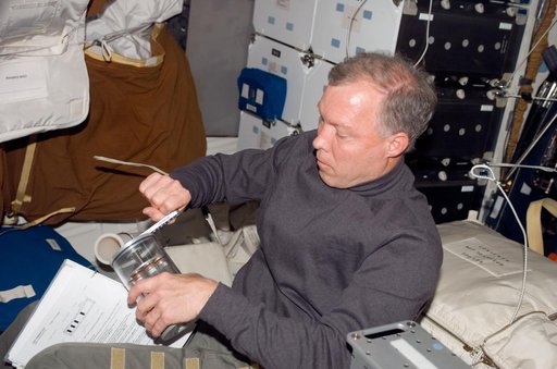 Gorie manually activates a GAP using a small hand crank in the MDDK during Joint Operations