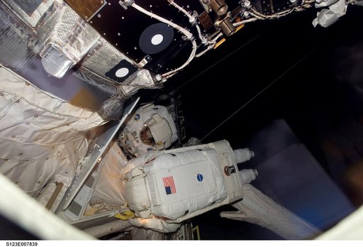 Behnken and Foreman during EVA 4 - Expedition 16 / STS-13 Joint Operations