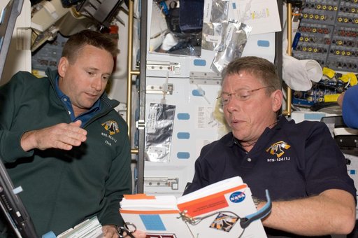 Ham and Fossum on middeck