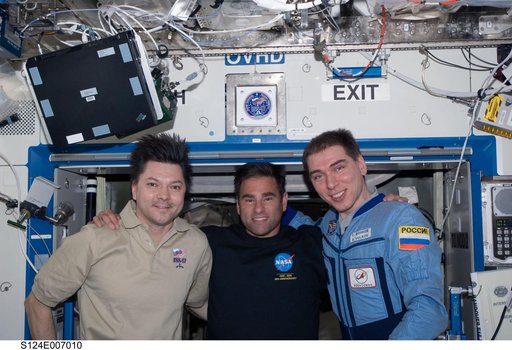 Expedition 17 crew pose for on-orbit portrait