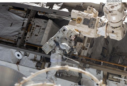 EVA 3 - Garan on S0/S1 Trusses