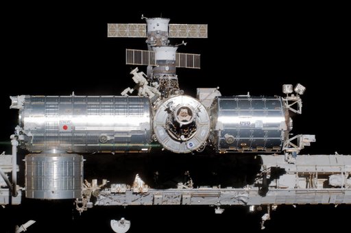 Forward side of ISS during flyaround