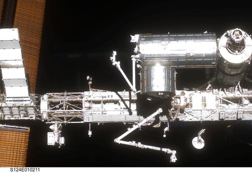 Forward side of ISS during flyaround