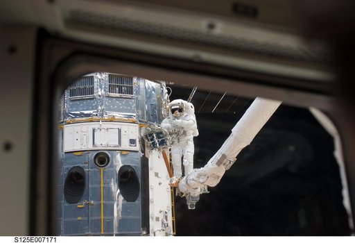 STS-125 MS5 Feustel during EVA1