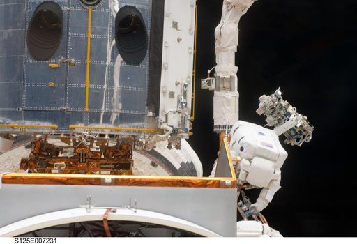 STS-125 MS5 Feustel during EVA1