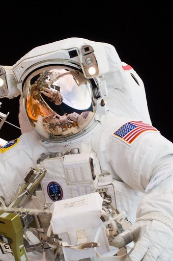 STS-125 MS3 Grunsfeld during EVA1
