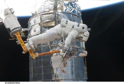 STS-125 MS5 Feustel during EVA3