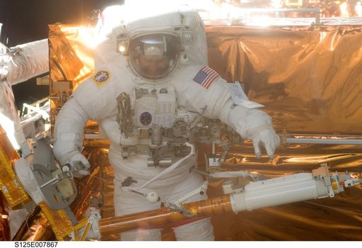 STS-125 MS3 Grunsfeld during EVA3