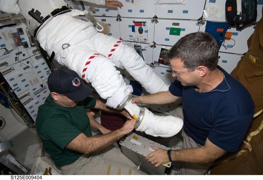 STS-125 MS1 Good prepares for EVA4