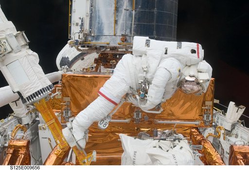 STS-125 MS3 Grunsfeld during EVA5