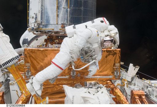 STS-125 MS3 Grunsfeld during EVA5