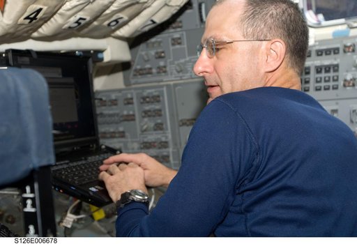 Pettit on FD during STS-126