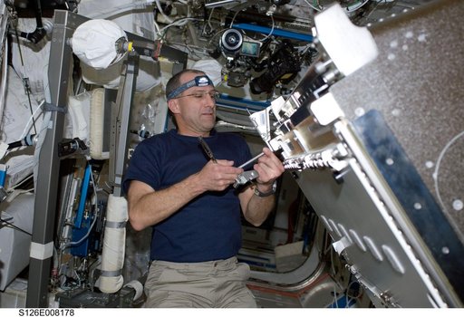 Pettit in US Lab