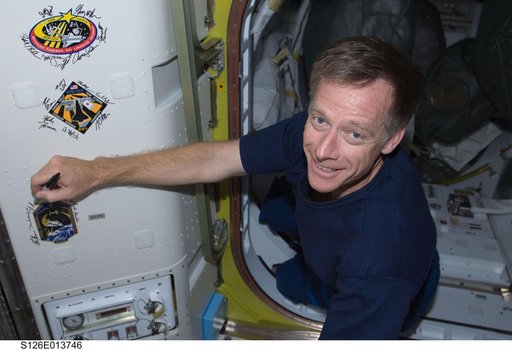 Ferguson signs Mission Patch in A/L