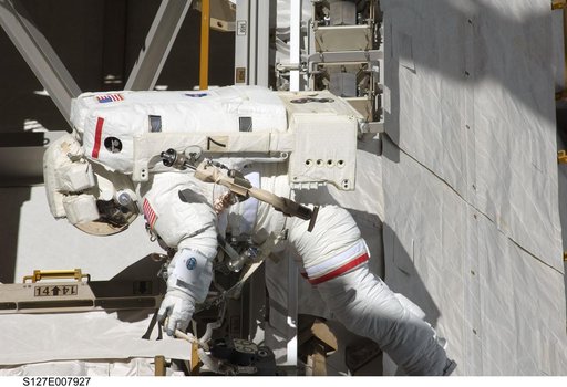 Wolf at the P1 Truss during EVA-3
